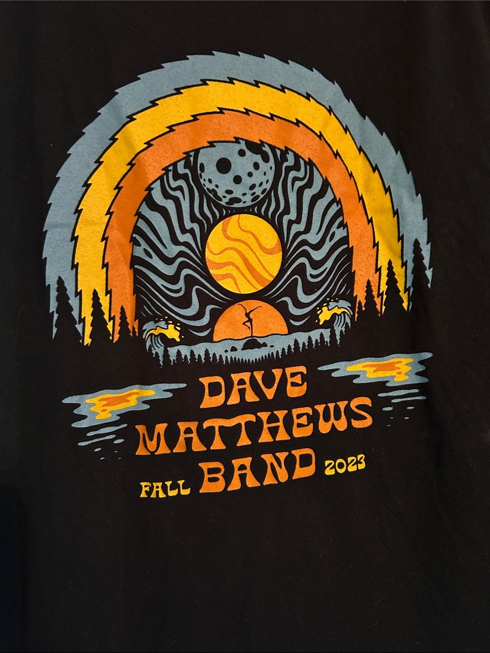 Source Unknown Dave Matthews Band Black Tee with Orange & Blue Graphic